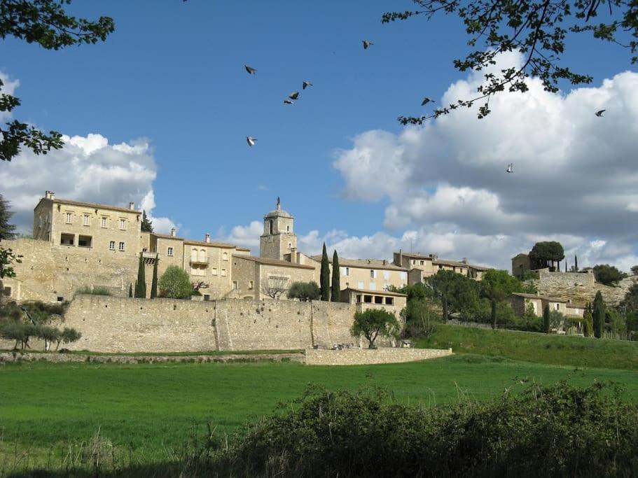 Le Maset Des Aires Avec Vue Sur Le Luberon Et Son Jacuzzi Exterieur Disponible De Juin A Mi-Septembre Leilighet Maubec  Eksteriør bilde